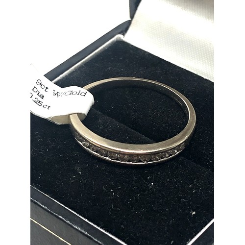 60 - 9ct gold diamond ring weight 2.1g 0.25ct diamonds label cost £995