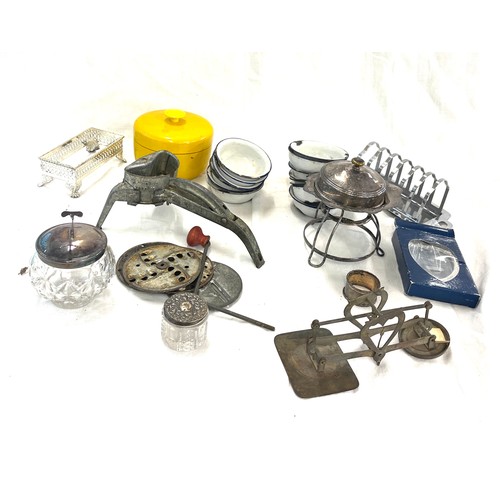 206 - Selection of metal ware to include silver topped jar, silver plate enamel ware etc