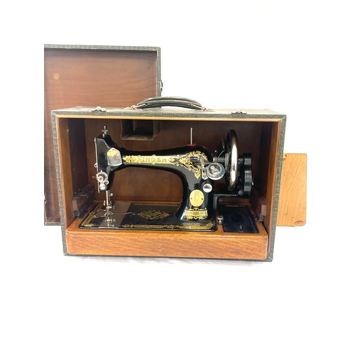 313A - Vintage Singer sewing machine