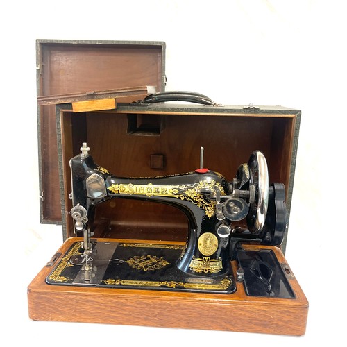 313A - Vintage Singer sewing machine