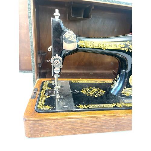 313A - Vintage Singer sewing machine