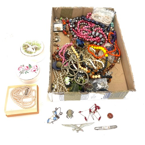 596 - Box of assorted vintage costume jewellery