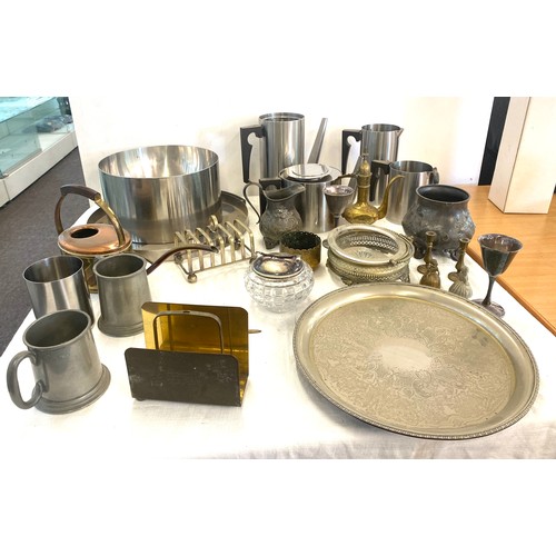 212 - Selection of metal ware includes silver plated ware, copper ware etc