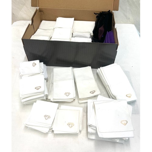 232 - Large selection of empty jewellery boxes, cloth ring pockets