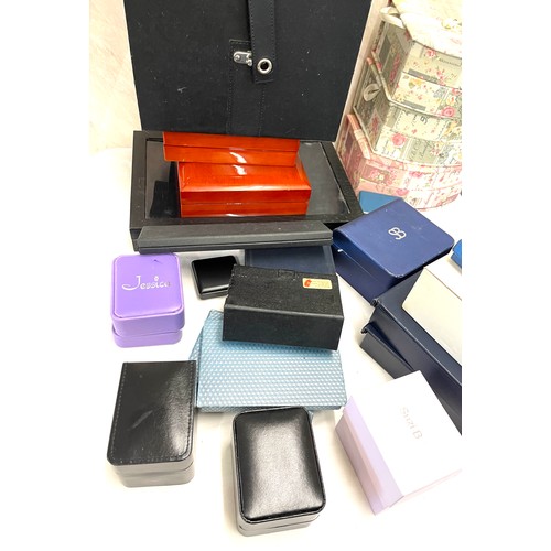 232 - Large selection of empty jewellery boxes, cloth ring pockets