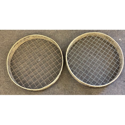 302 - Selection of 3 garden sieves