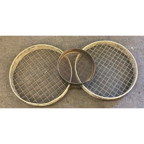 302 - Selection of 3 garden sieves