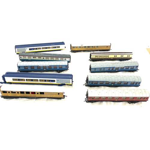 116 - Selection of Hornby railway carriages, 10 in total