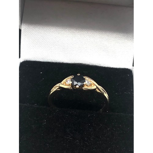 87 - 9ct gold sapphire & diamond ring 1.7g