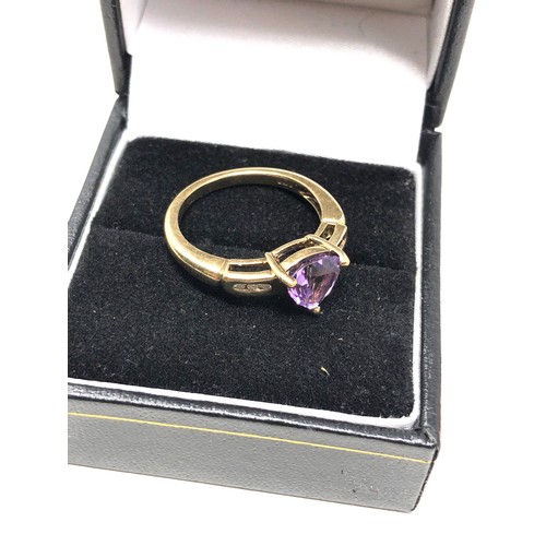 104 - 9ct gold amethyst & diamond ring weight 3.5g