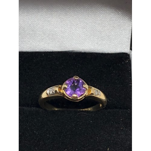 110 - 9ct gold amethyst & diamond ring weight 2g