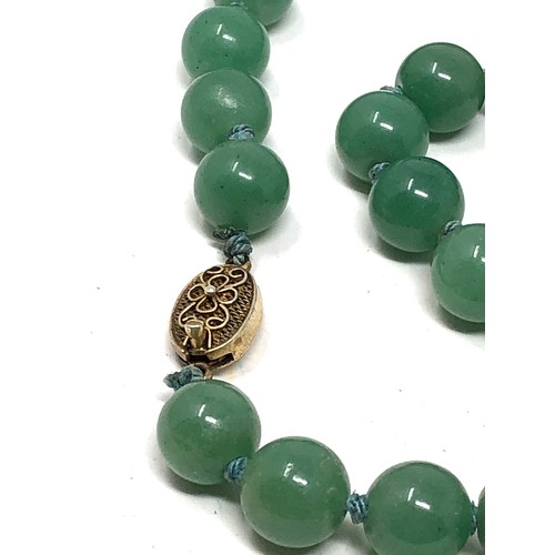 436 - Sterling Silver Clasped Jade Bead Necklace (81g)