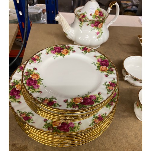 338 - Large selection Royal Albert Old Country Rose, to include teapot, 2 jugs, 6 cups and saucers, 8 dinn... 