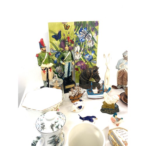 279 - Selection of collectables to include tiles, soldier figures, animal figures, metalware etc
