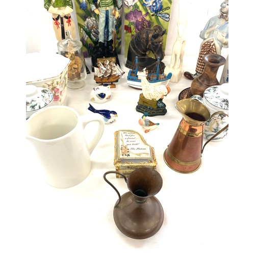 279 - Selection of collectables to include tiles, soldier figures, animal figures, metalware etc