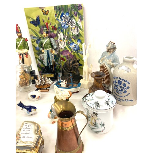 279 - Selection of collectables to include tiles, soldier figures, animal figures, metalware etc
