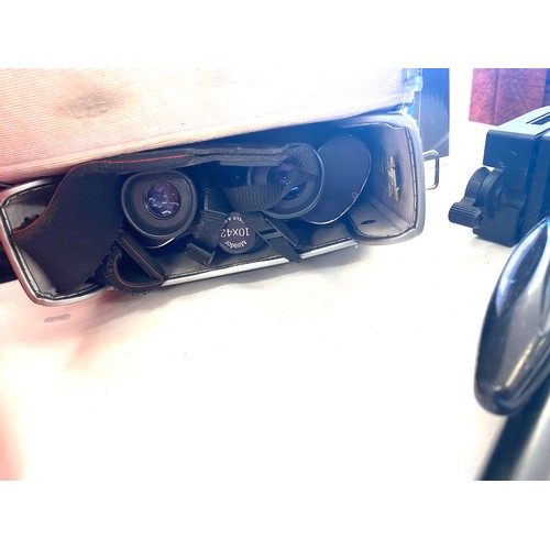 316 - Selection of camera equipment