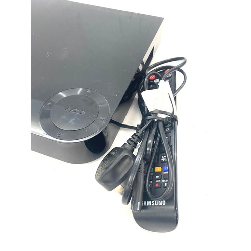 324 - Samsung BD-H8900M blu ray disc/DVD player / 1TB HDD Combo with remote and lead, working order