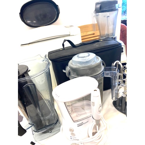 314 - Vitamix variable speed blender, Model VM0109, with accessories, plus other kitchenalia to include br... 