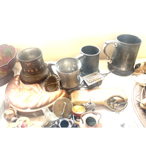 211 - Selection of vintage and later miscellaneous to include metalware pieces, animal ornaments, wooden p... 