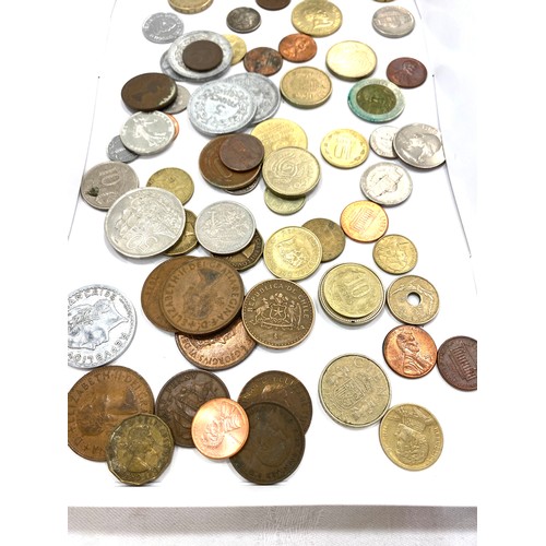 68 - Tray of vintage and later coins/ notes etc