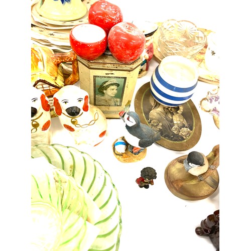 144 - Selection of miscellaneous pieces to include small Staffordshire dogs, cottage teapot, ornaments etc