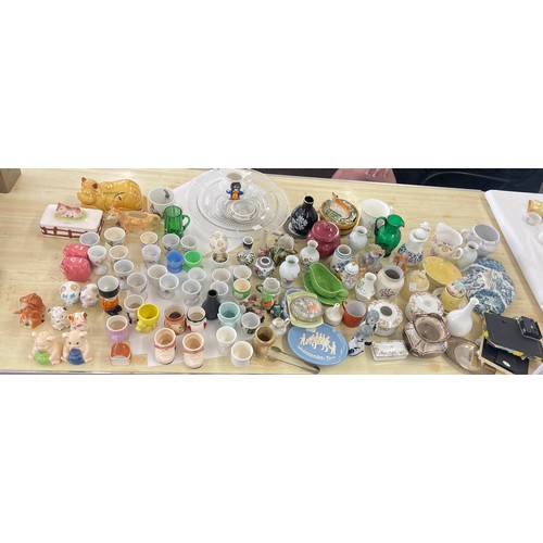 286 - Large selection of miscellaneous items to include egg cups, salt and pepper pots etc