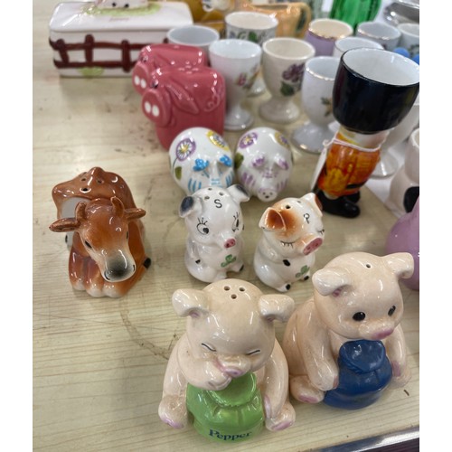 286 - Large selection of miscellaneous items to include egg cups, salt and pepper pots etc
