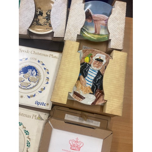 307 - 15 Collectors plates to include Spooe, wegdwood etc