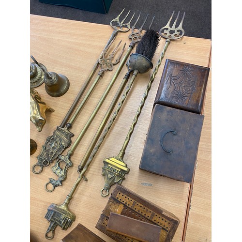 285 - Selection of metal ware, wooden boxes, brass ware, pewter ware etc