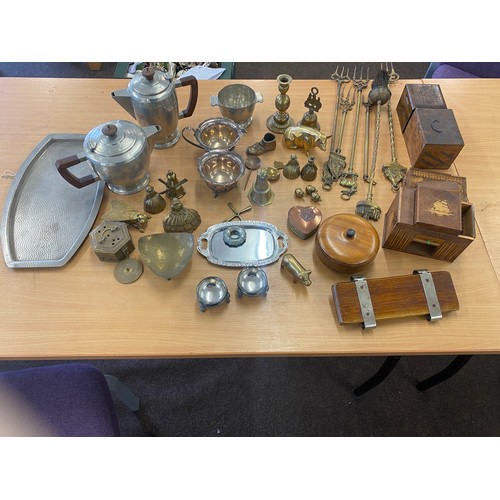 285 - Selection of metal ware, wooden boxes, brass ware, pewter ware etc