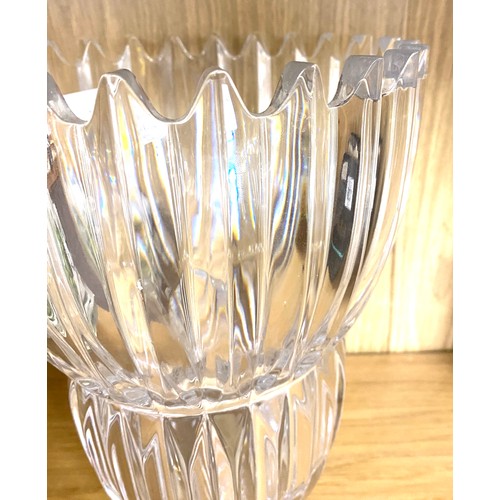 90 - Vintage mid century Mikasa lead crystal vase, approximate height: 9.5 inches