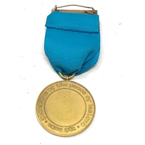 454 - rare 1982 Irish garda pilgrimage to rome medal Issued to members of the Garda who took part in the 6... 