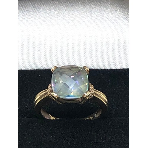 273 - 9ct gold vintage blue topaz cocktail ring (4.5g)