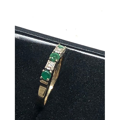 300 - 9ct gold emerald & diamond  ring (1.6g)