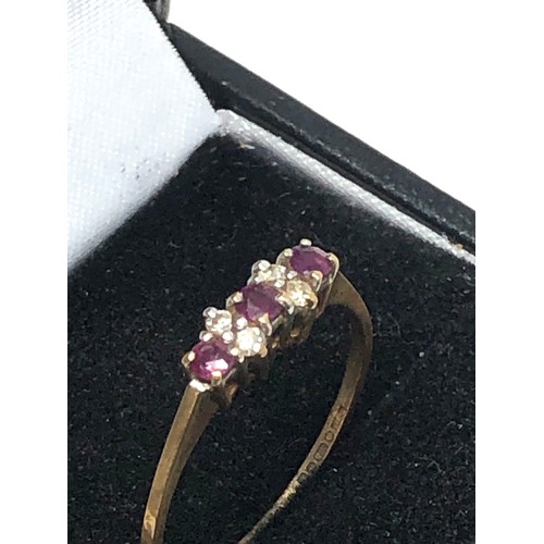 252 - 9ct gold ruby & diamond ring (1g)