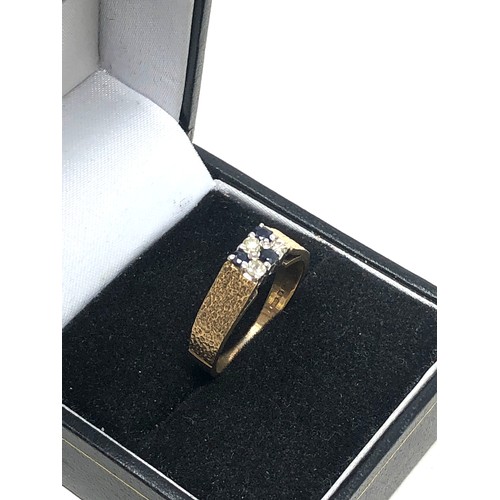 261 - 9ct gold sapphire & diamond ring (3.2g)