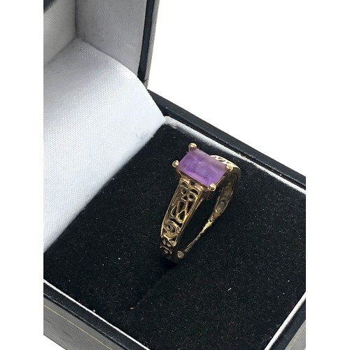 265 - 9ct gold amethyst ring (2.2g)