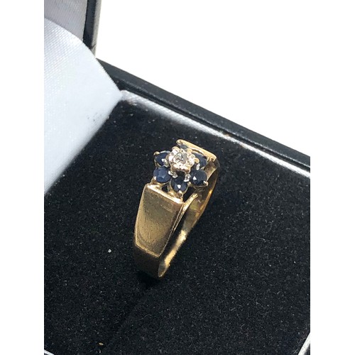 322 - 9ct gold diamond & sapphire ring (1.8g)