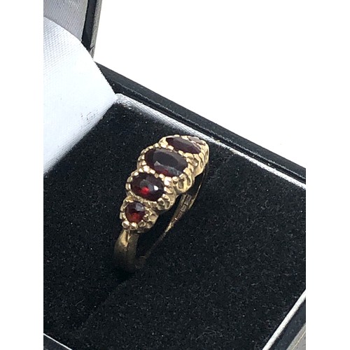 187 - 9ct gold garnet ring (2.4g)