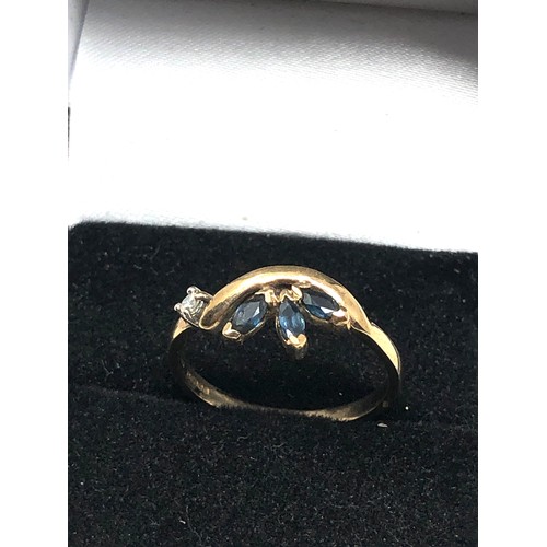 132 - 9ct gold diamond & sapphire ring (2g)