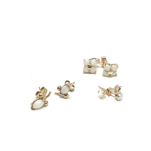 208 - 3 x 9ct gold opal stud earrings (1.9g)