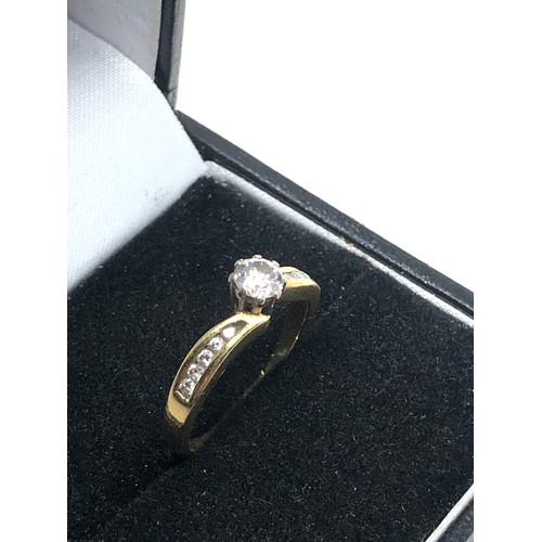 152 - 18ct gold diamond  ring (2.8g)