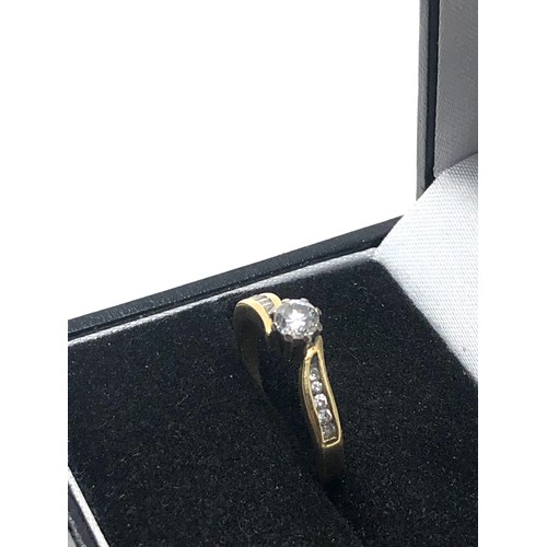 152 - 18ct gold diamond  ring (2.8g)