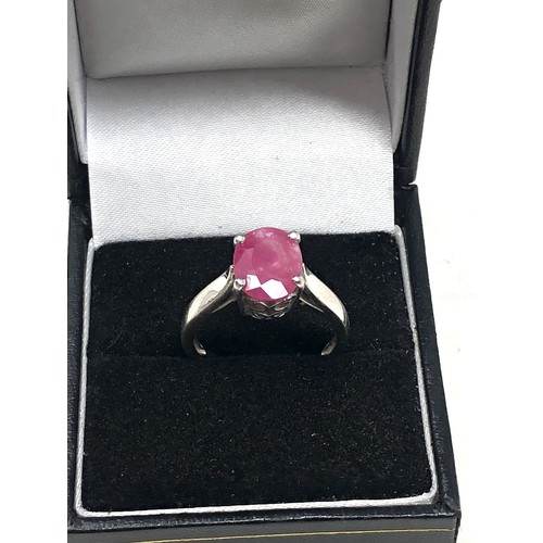 162 - 9ct white gold ruby ring (3.5g)