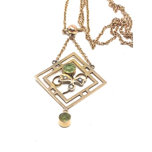 166 - 9ct gold vintage seed pearl & peridot pendant on chain (4g)