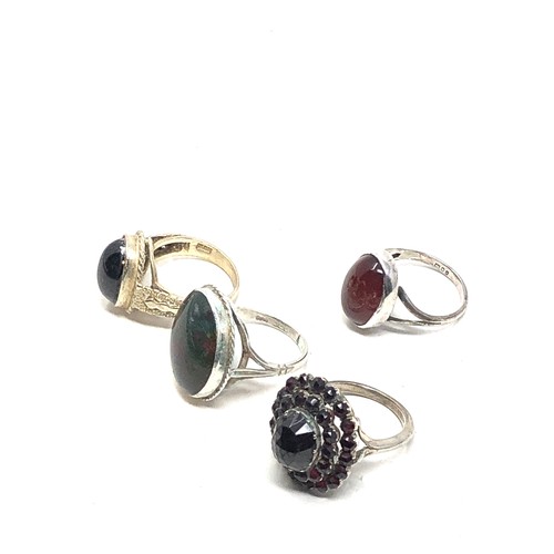 389 - 4 X Vintage Sterling Silver stone set Rings Including Garnet & Agate (18g)