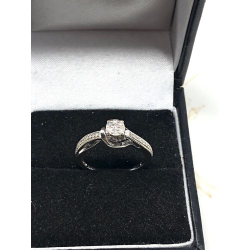 65 - 9ct white gold diamond ring weight 2.4g