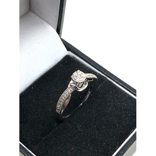 65 - 9ct white gold diamond ring weight 2.4g