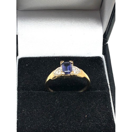 67 - 9ct gold sapphire & diamond ring weight 2.4g